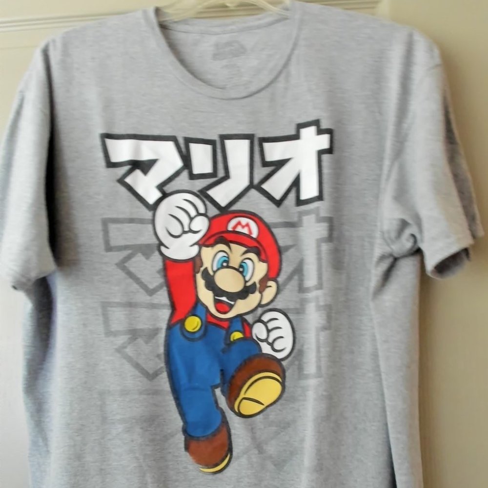 Vintage Leaping "Mario" in Japanese in Grey T-Shirt